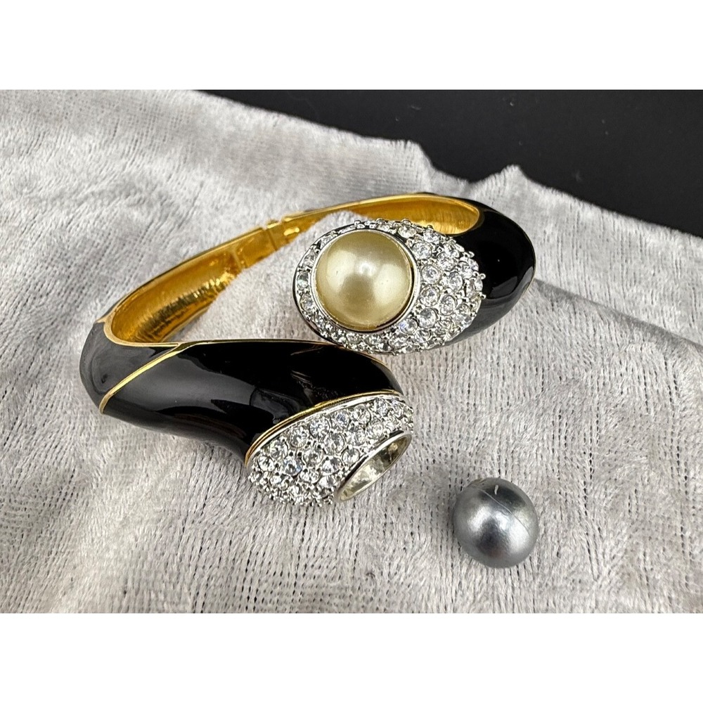 Vintage KJL Clamper Bracelet Treasures of‎ the Duchess Faux Pearl Signed READ
